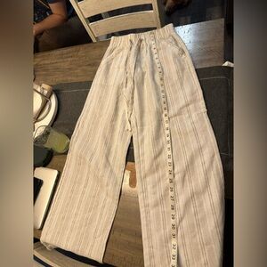 Senna Sky Woman's size Small Wide Leg Elastic Waist And Pocket Pants White/beige